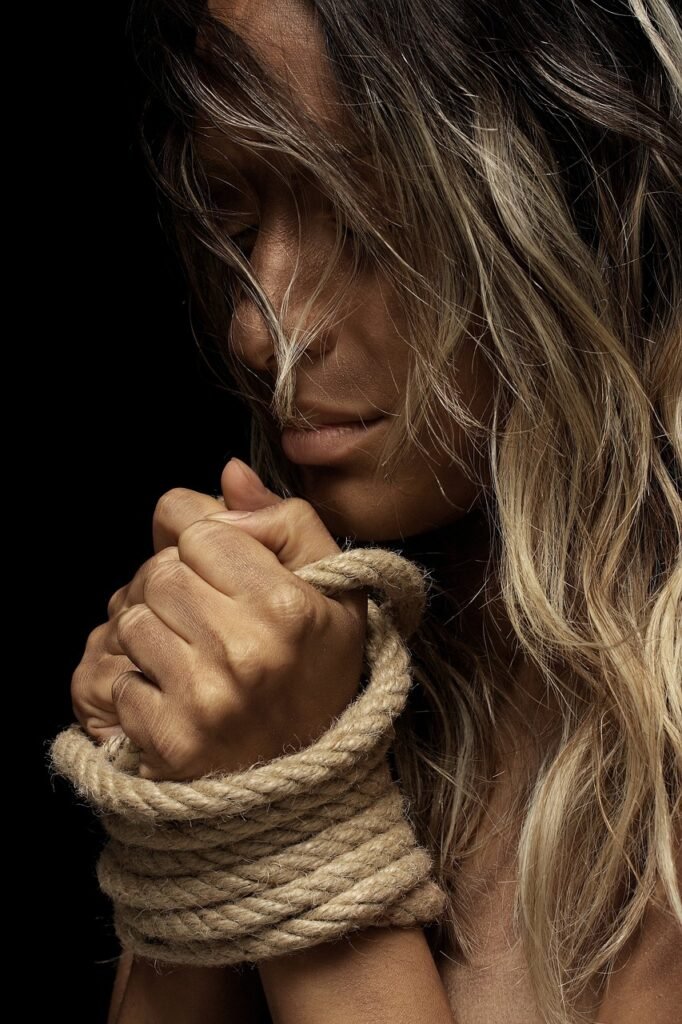 rope, model, hands-2322853.jpg